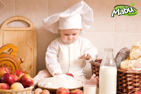 Thứ tự giới thiệu đồ ăn cho bé ăn dặm