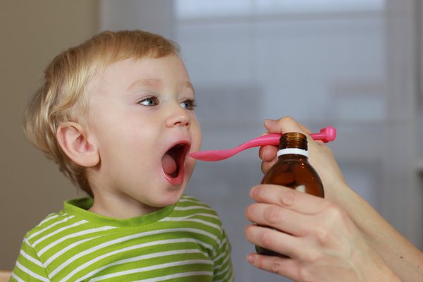 trẻ dưới 2 tuổi không nên uống thuốc ho