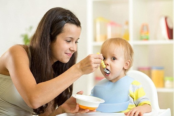 luật mama và baby giúp giải quyết vấn đề biếng ăn ở trẻ
