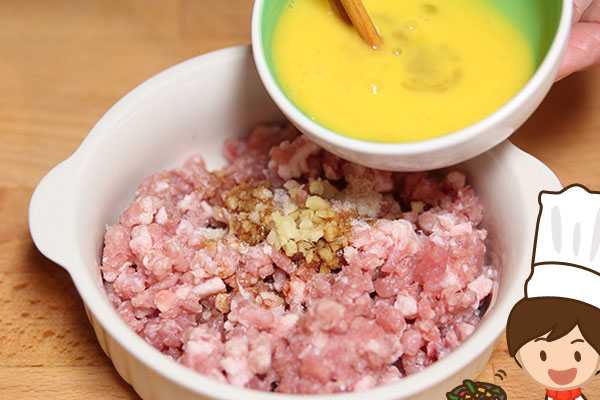 Canh thịt viên giá đỗ cho bé ăn dặm từ 12 tháng tuổi 