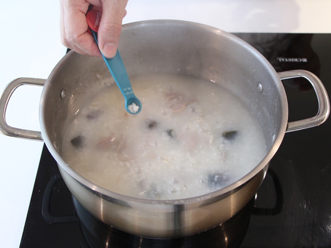 cháo trứng bắc thảo thịt nạc