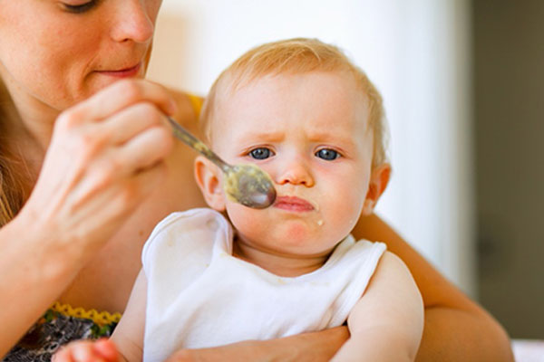 bé còi xương ăn gì