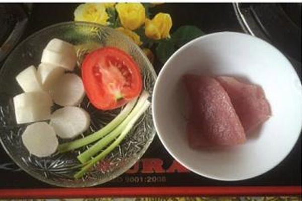 cháo củ cải thịt lợn cà chua